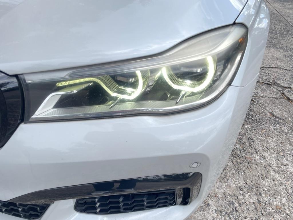 BMW 750i photo 12