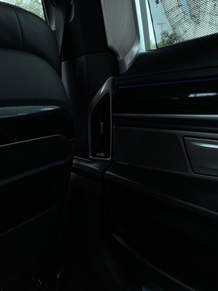 BMW 750i photo 19