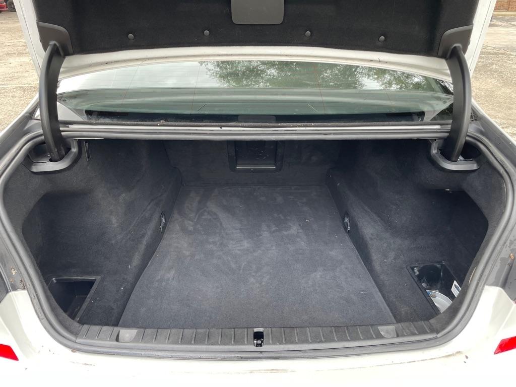 BMW 750i photo 22