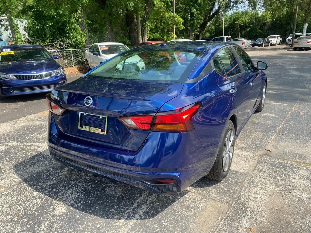 Nissan Altima photo 5