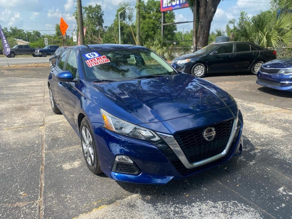 Nissan Altima photo 7