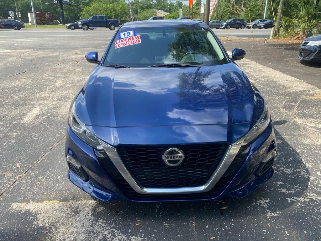 Nissan Altima photo 8