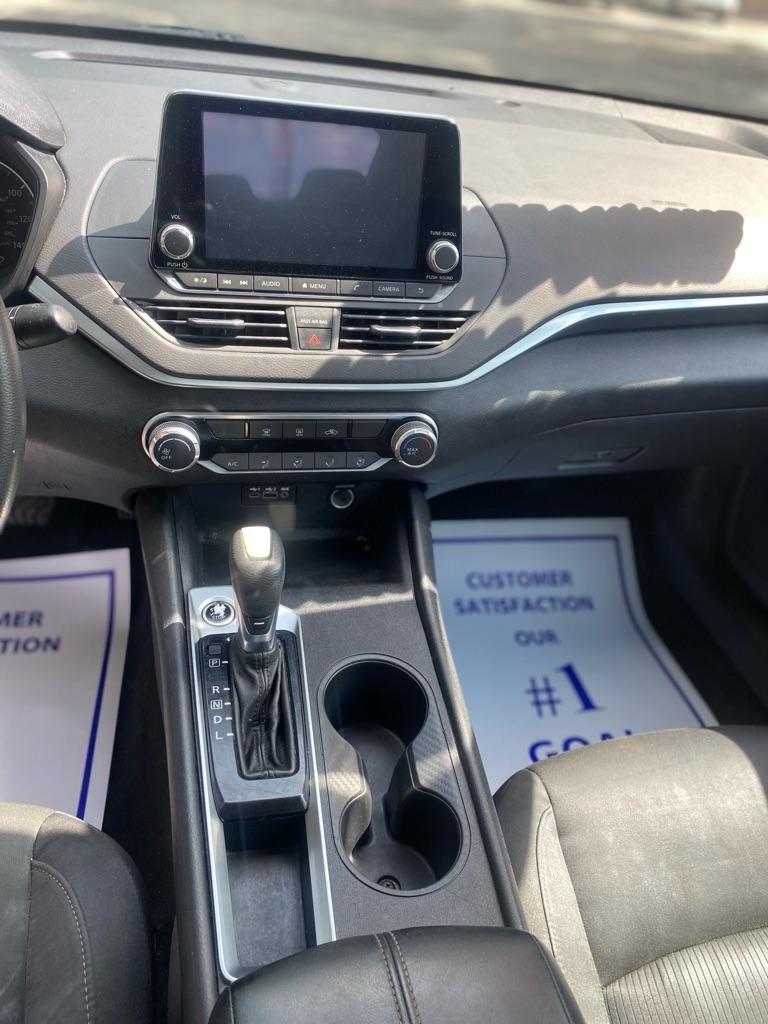 Nissan Altima photo 11