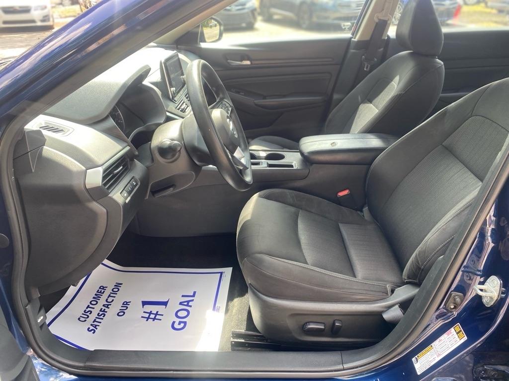 Nissan Altima photo 12