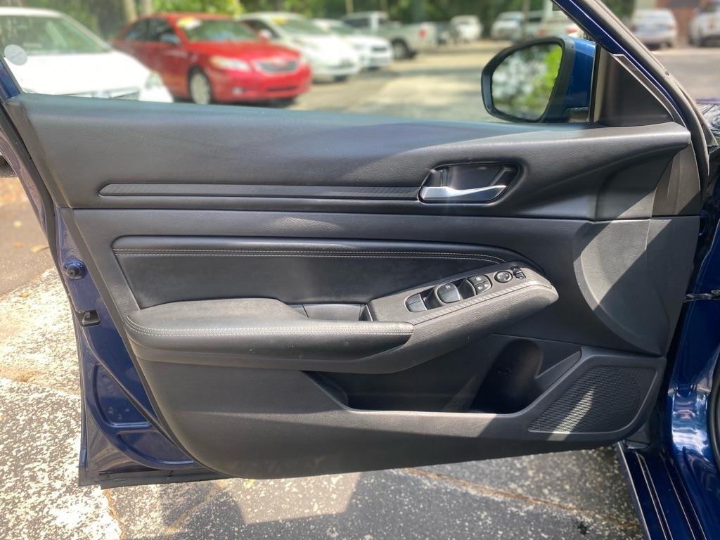 Nissan Altima photo 13
