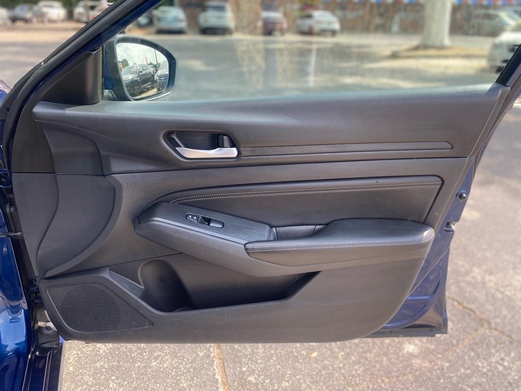 Nissan Altima photo 20