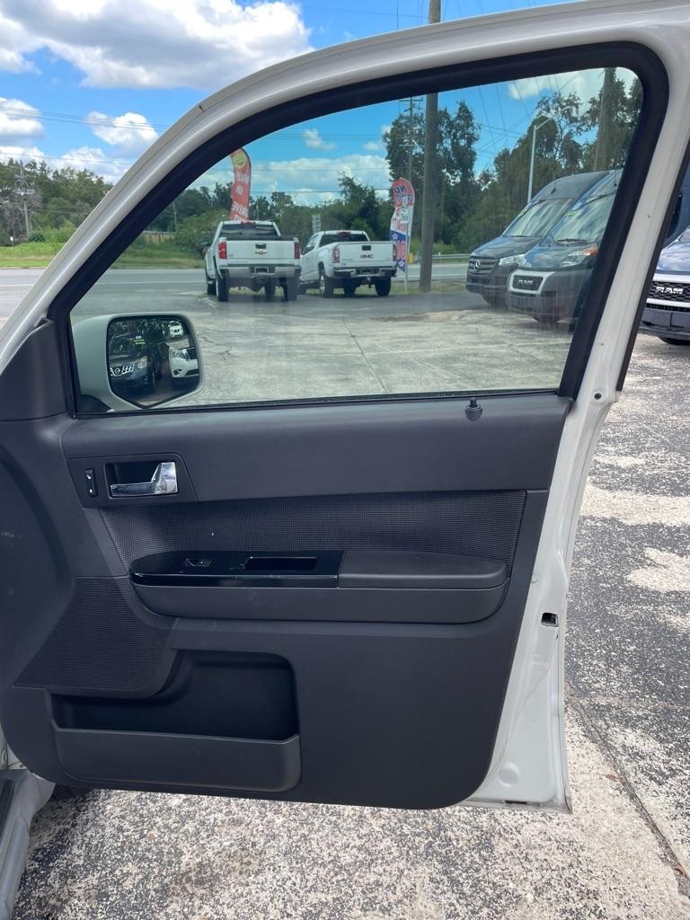 Ford Escape photo 11