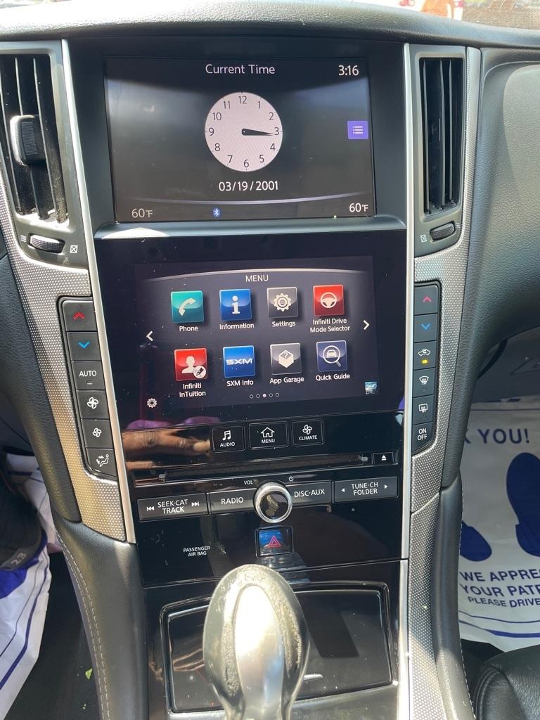 Infiniti Q50 photo 17