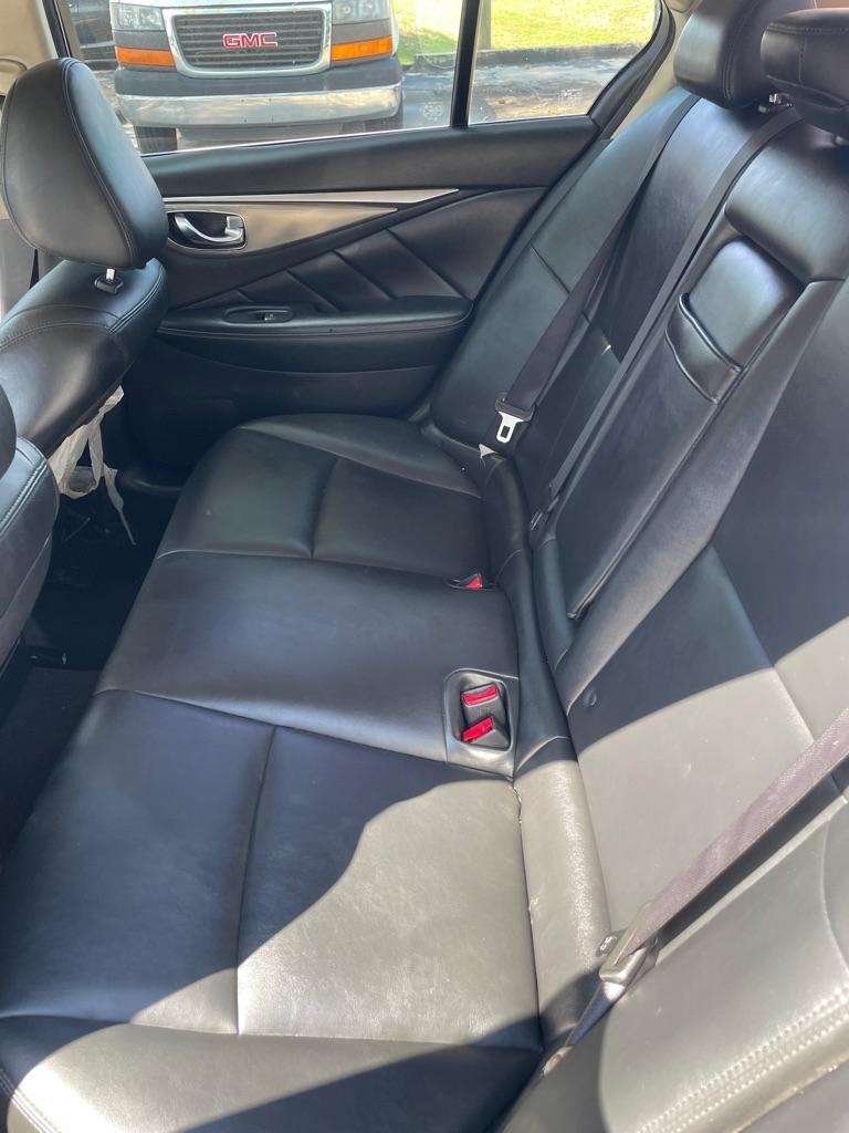 Infiniti Q50 photo 18