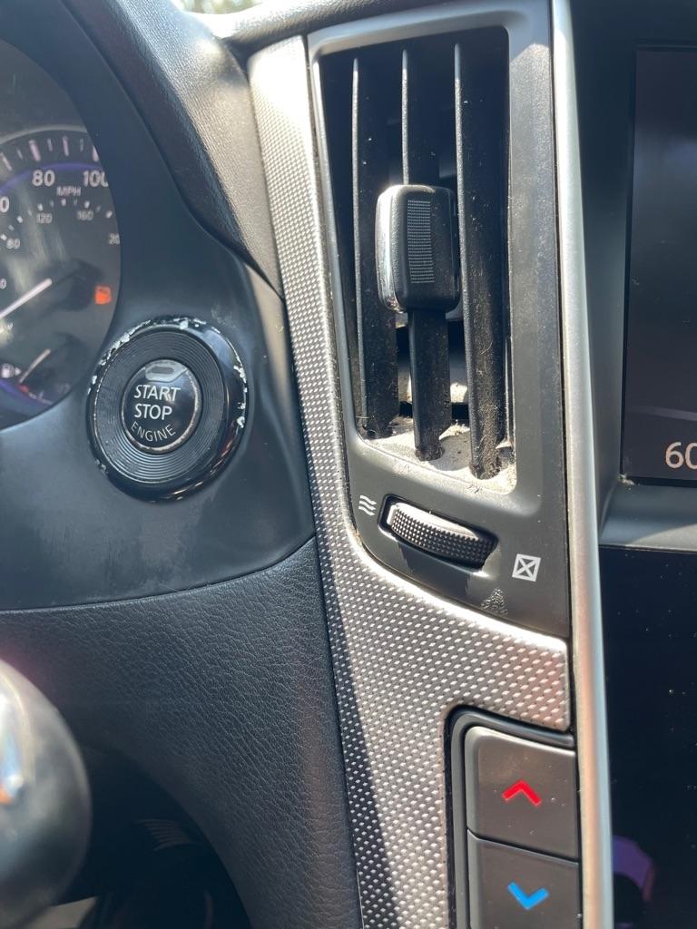 Infiniti Q50 photo 21