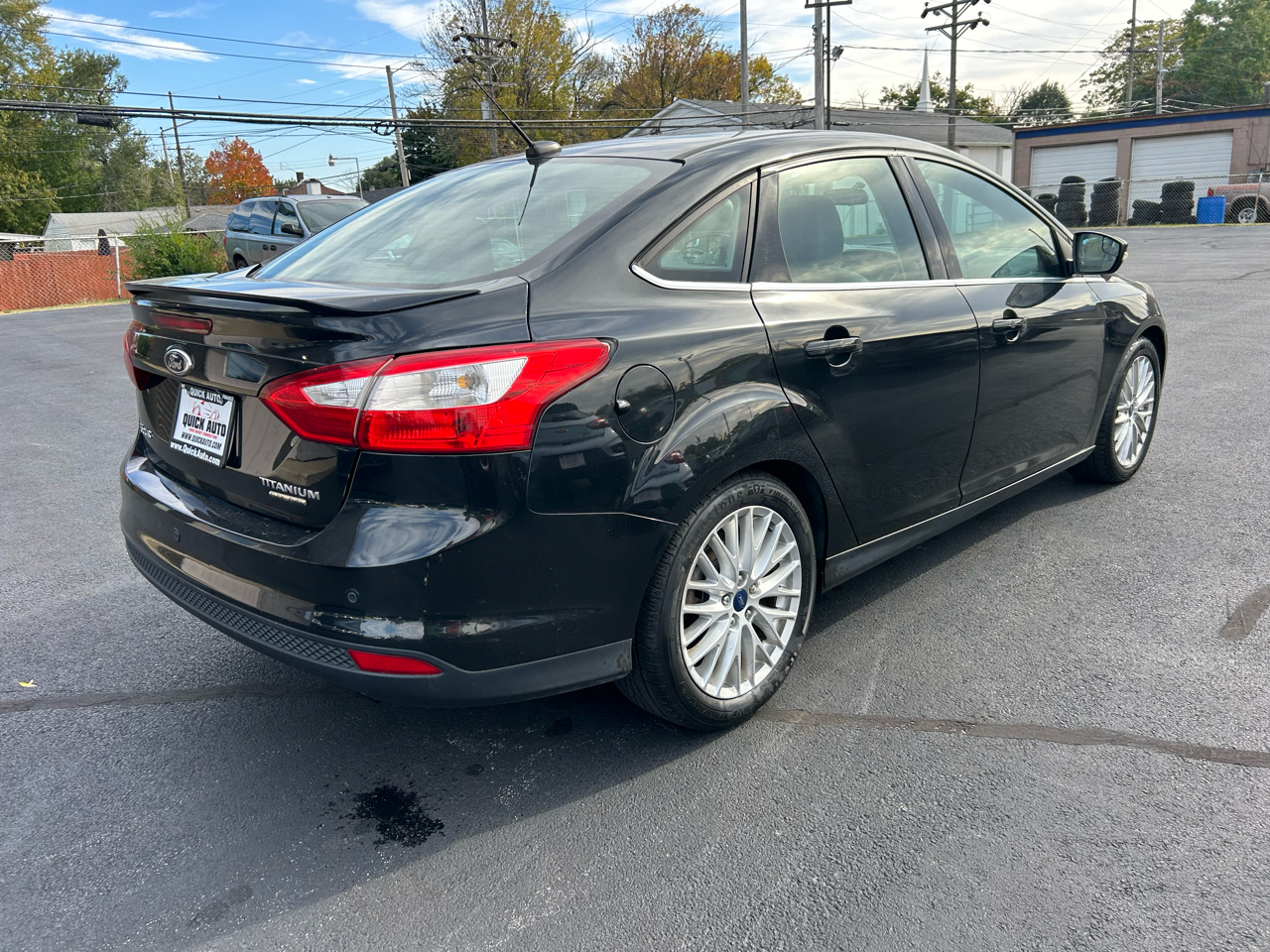 Ford Focus 4dr Sdn Titanium 2014 Ford Focus 4dr Sdn Titanium 2014