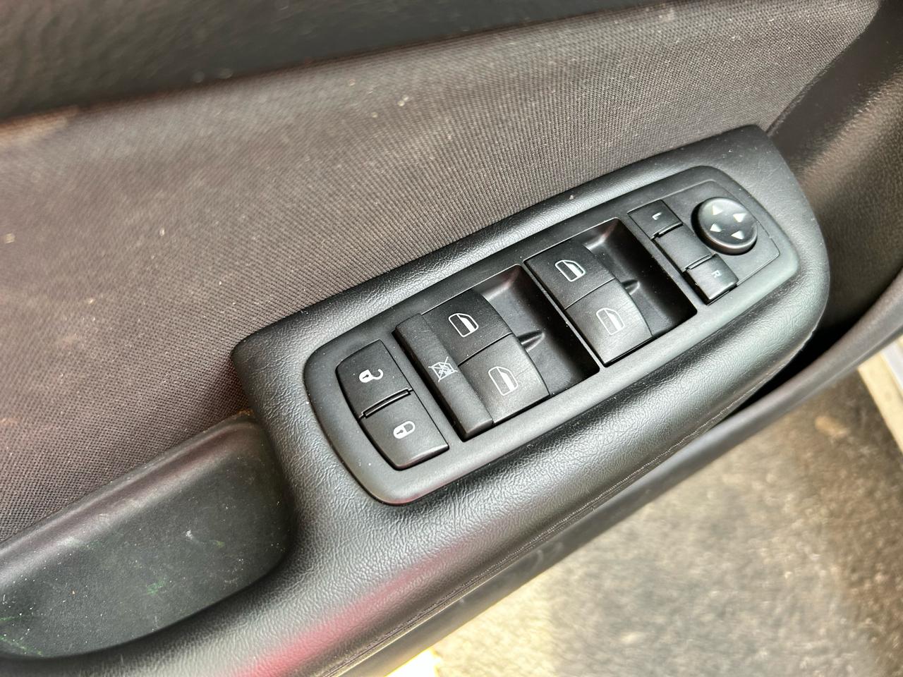 Chrysler 200 4dr Sdn LX FWD 2016