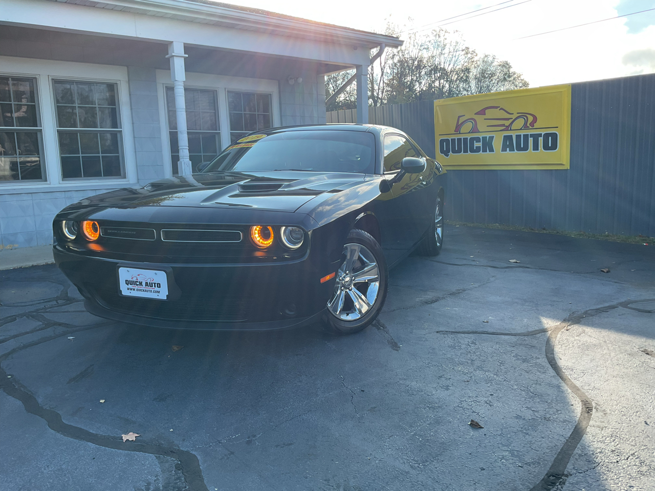 2019 Dodge Challenger SXT RWD