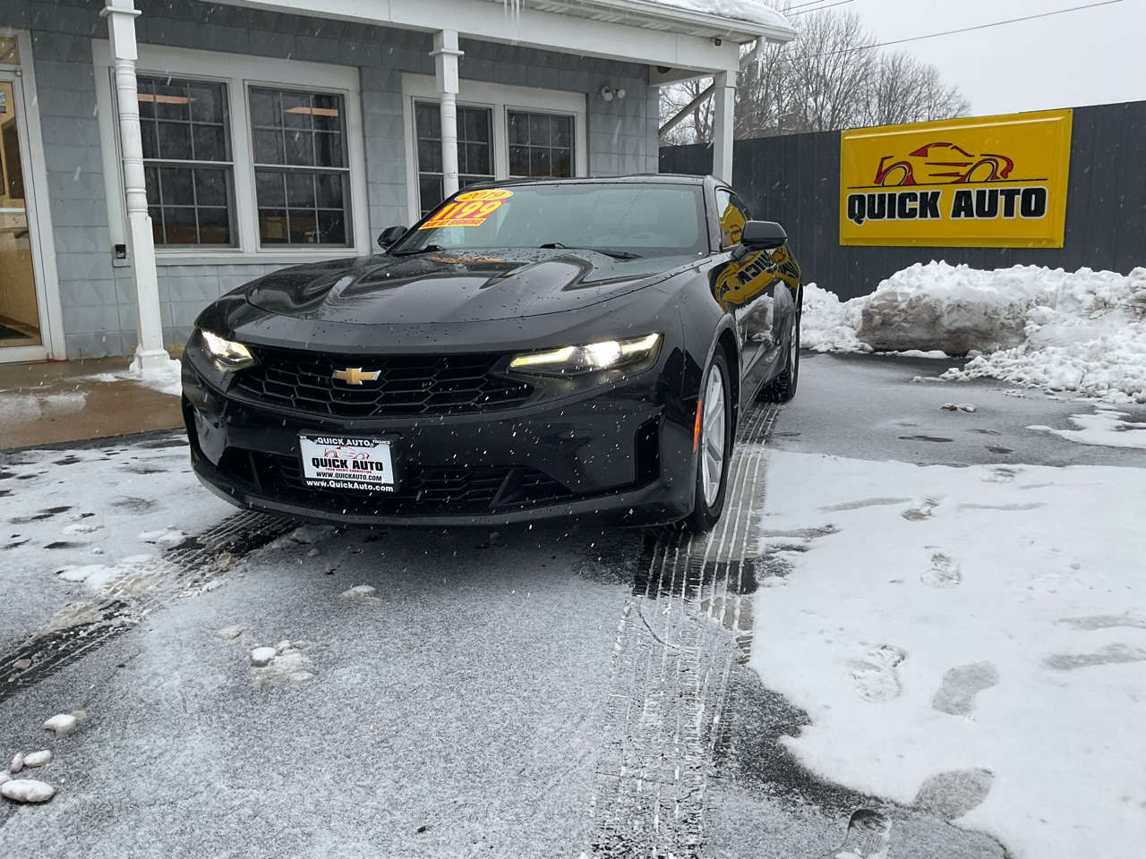 2019 Chevrolet Camaro 2dr Cpe 1LT