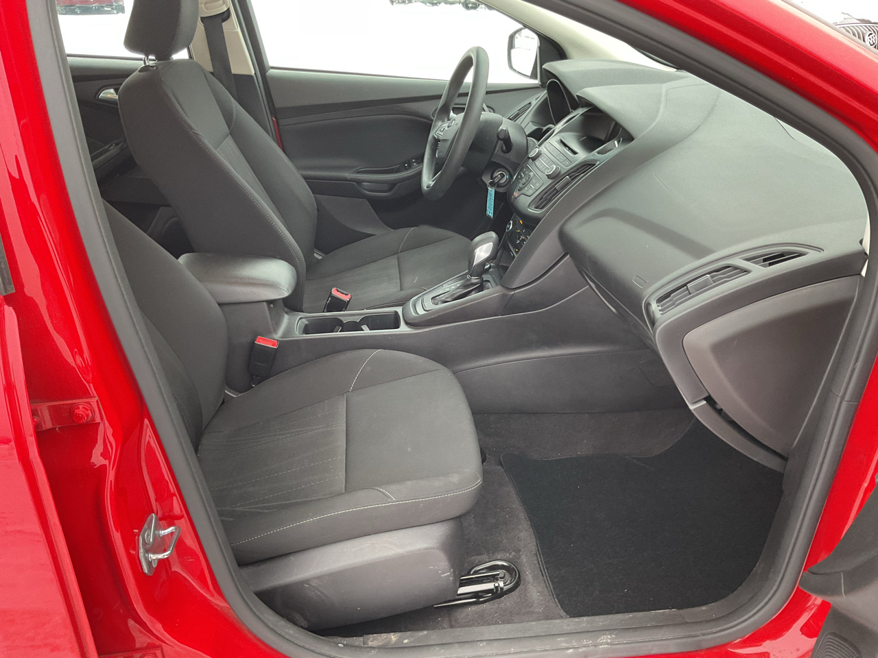 Ford Focus SE Sedan 2017