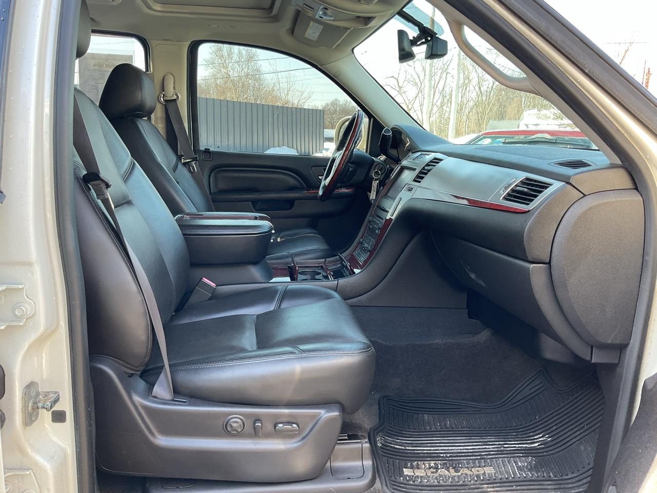 Cadillac Escalade ESV AWD 4dr Premium 2014