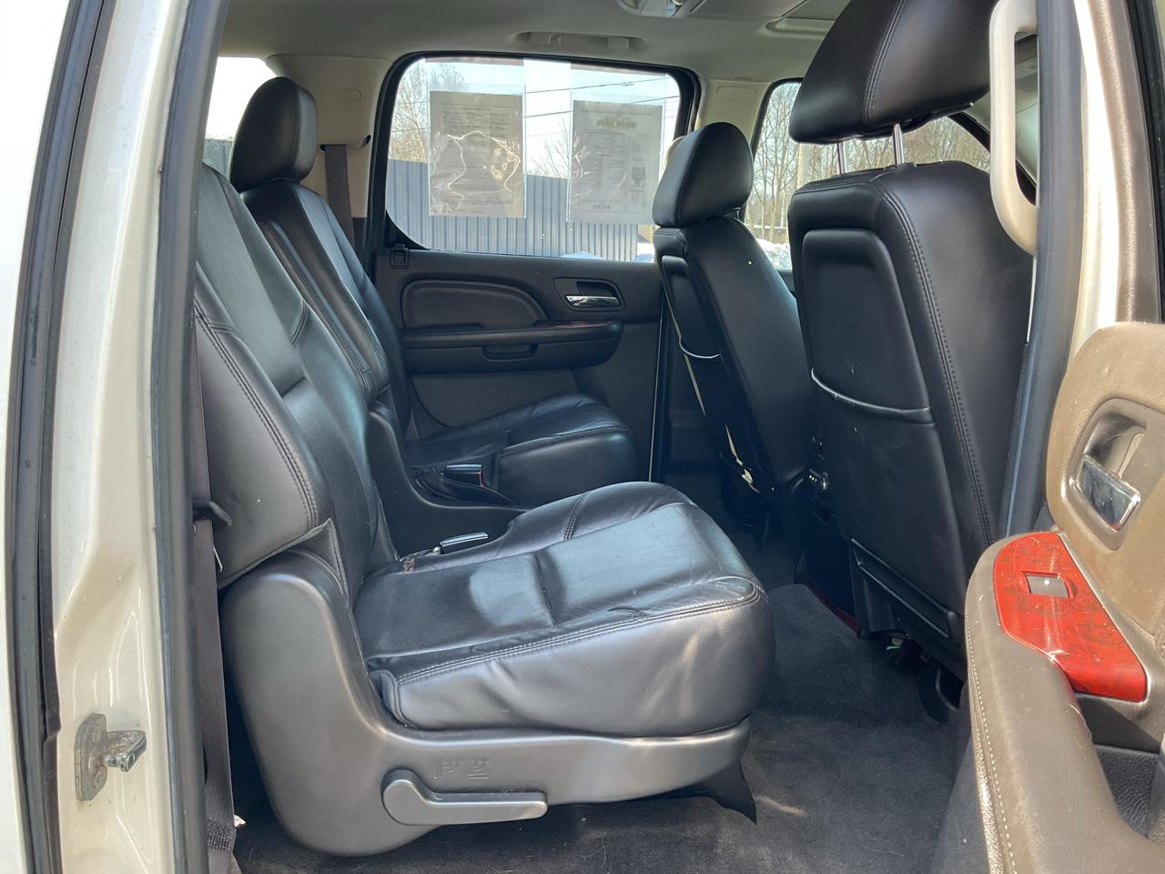 Cadillac Escalade ESV AWD 4dr Premium 2014