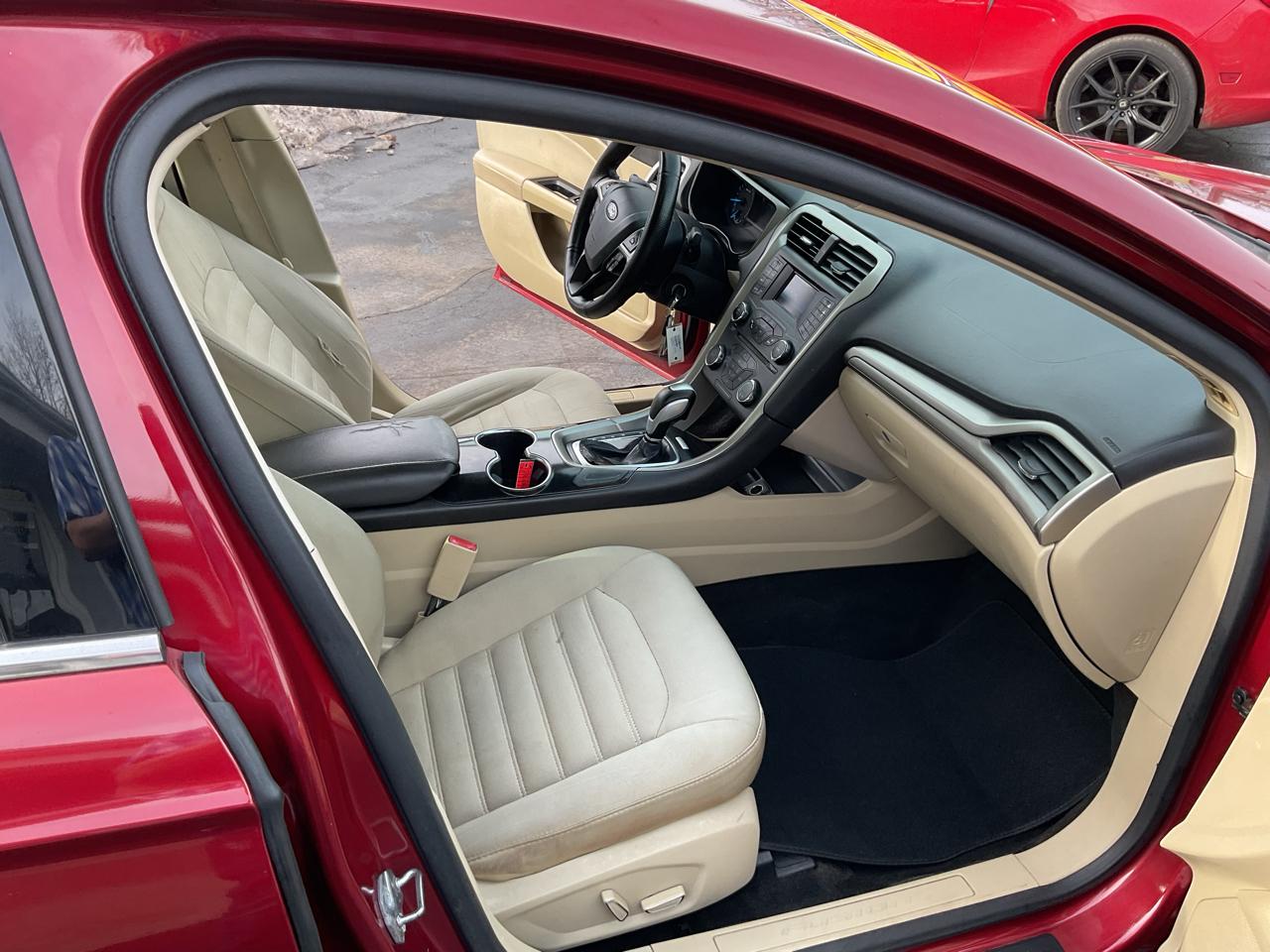 Ford Fusion 4dr Sdn SE FWD 2015