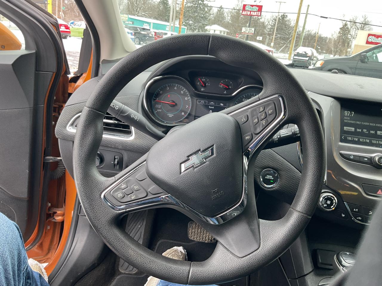 Chevrolet Cruze 4dr HB 1.4L LT w/1SD 2017