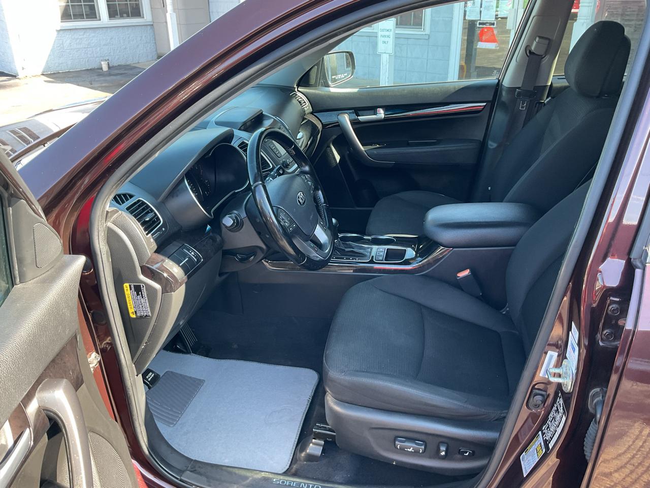 Kia Sorento 2WD 4dr V6 LX 2015