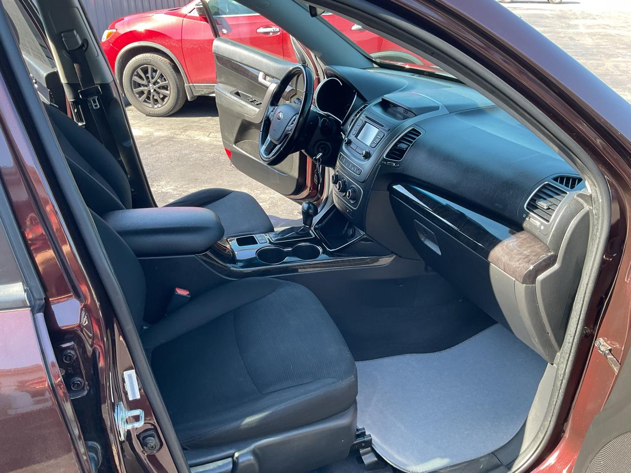 Kia Sorento 2WD 4dr V6 LX 2015