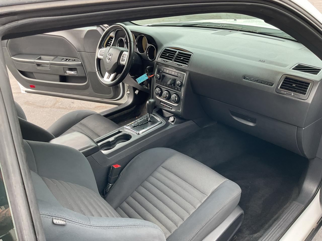 Dodge Challenger 2dr Cpe SXT 2014