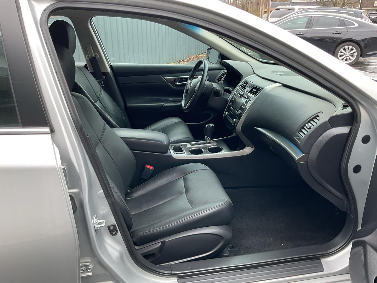 Nissan Altima 4dr Sdn I4 2.5 SL 2014