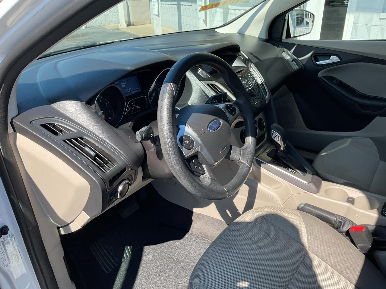 Ford Focus 4dr Sdn SE 2014