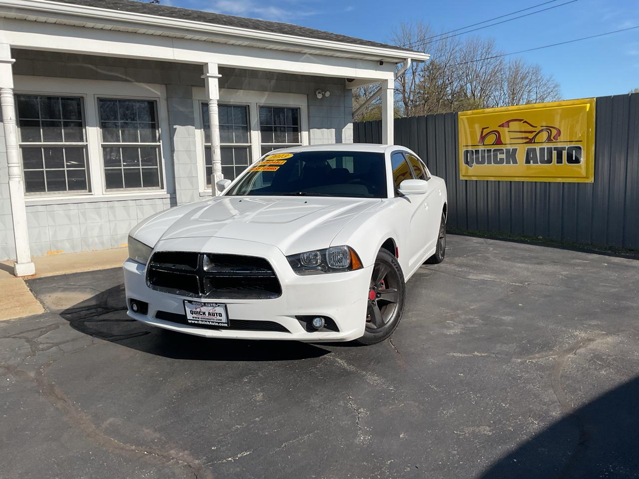 Dodge Charger 4dr Sdn SE RWD 2013