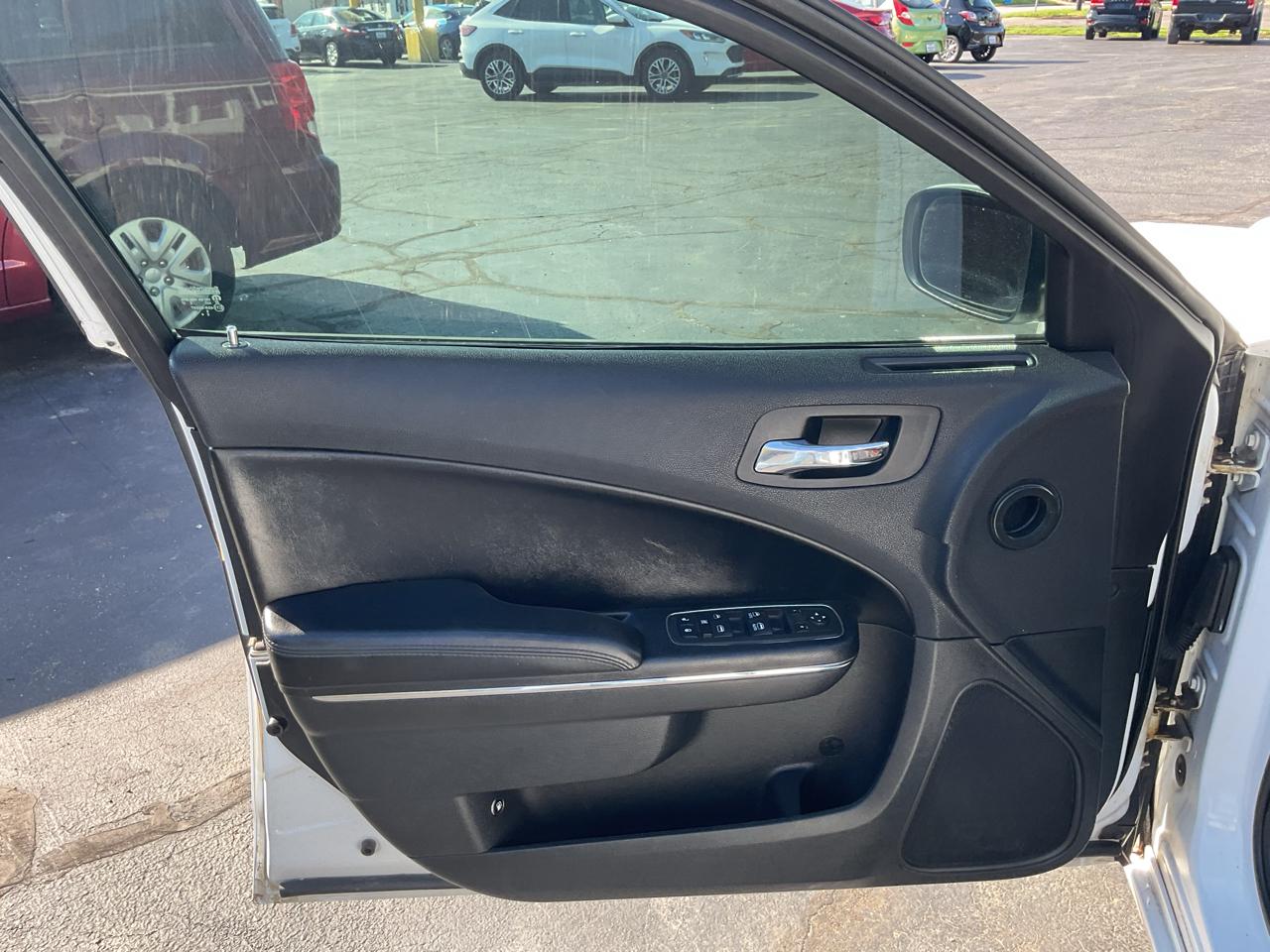 Dodge Charger 4dr Sdn SE RWD 2013