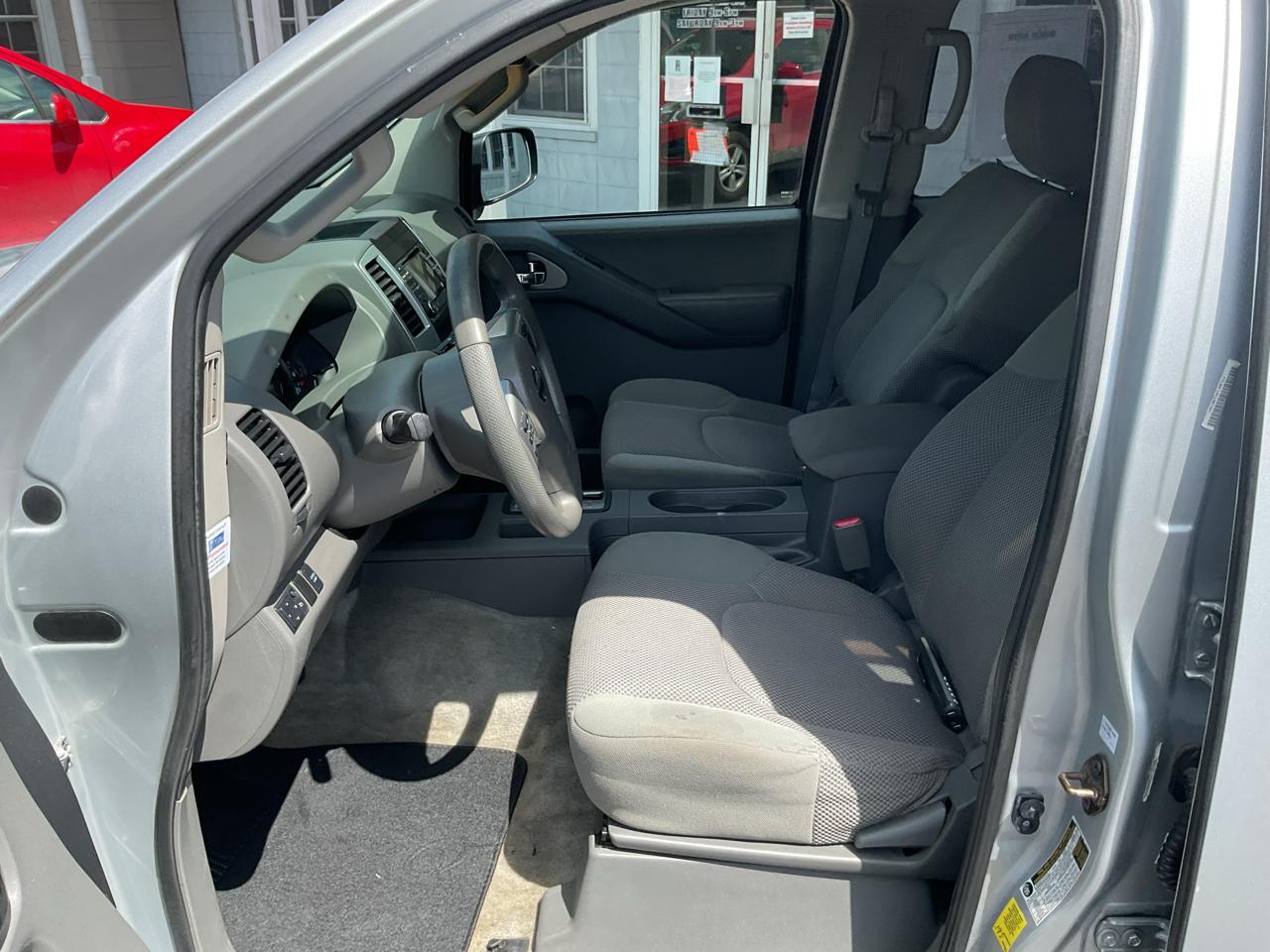 Nissan Frontier 2WD Crew Cab SWB Auto Desert Runner 2014