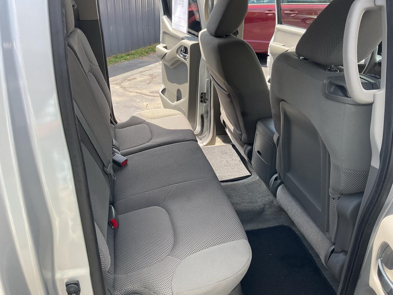 Nissan Frontier 2WD Crew Cab SWB Auto Desert Runner 2014