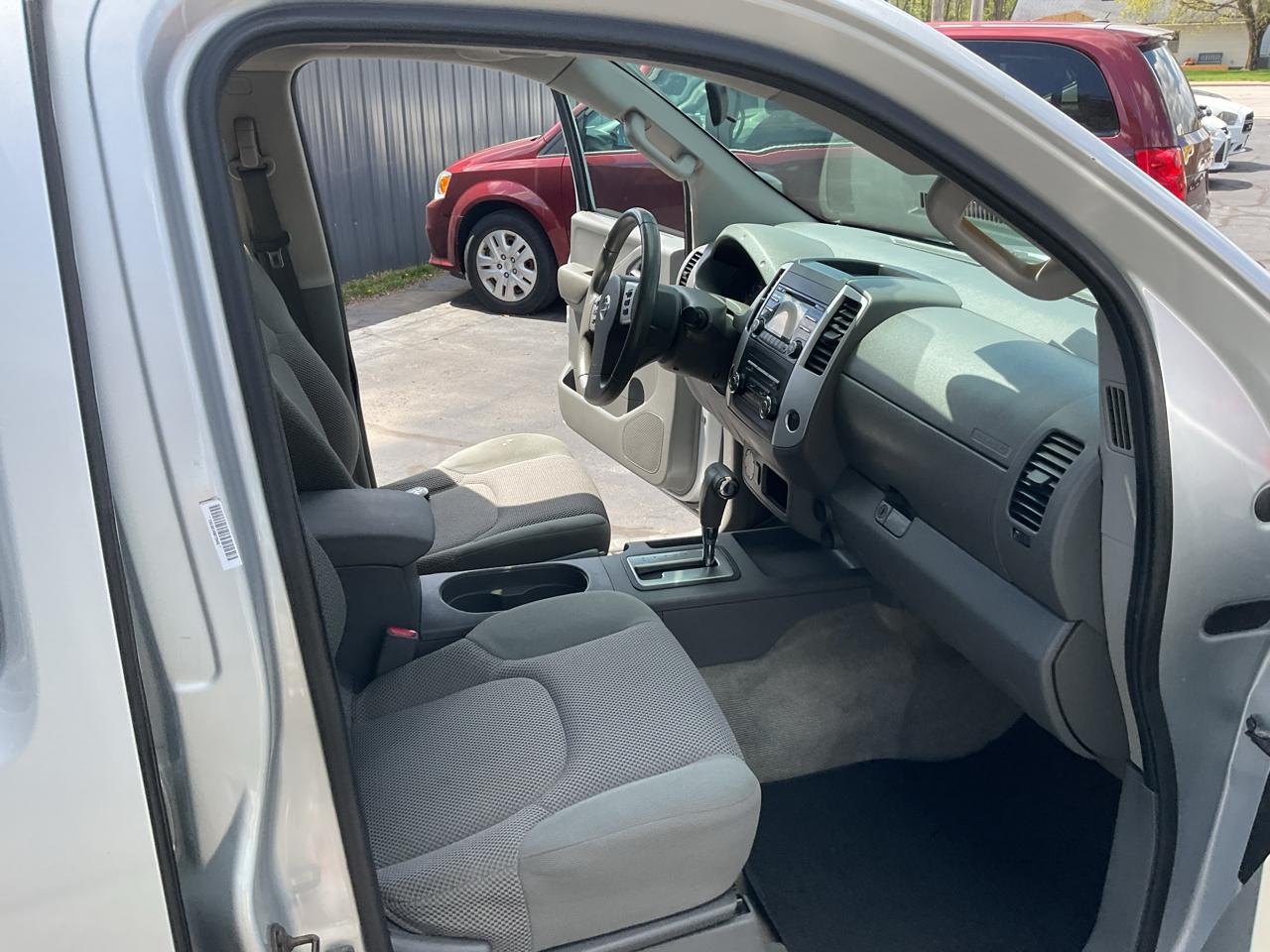 Nissan Frontier 2WD Crew Cab SWB Auto Desert Runner 2014