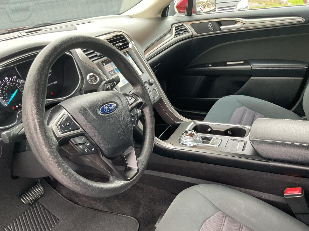 Ford Fusion SE FWD 2017