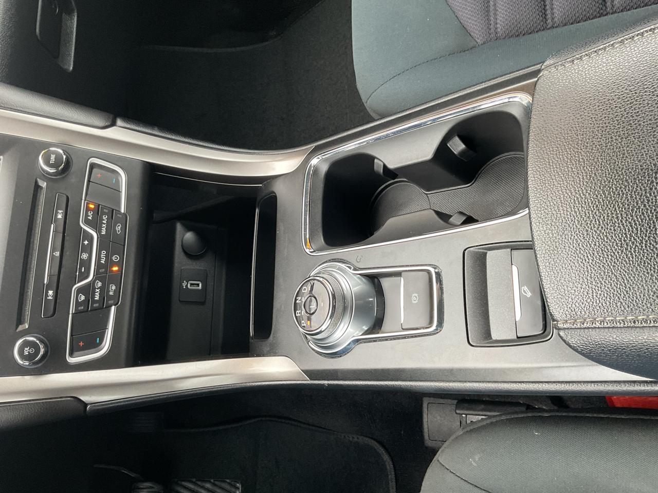 Ford Fusion SE FWD 2017