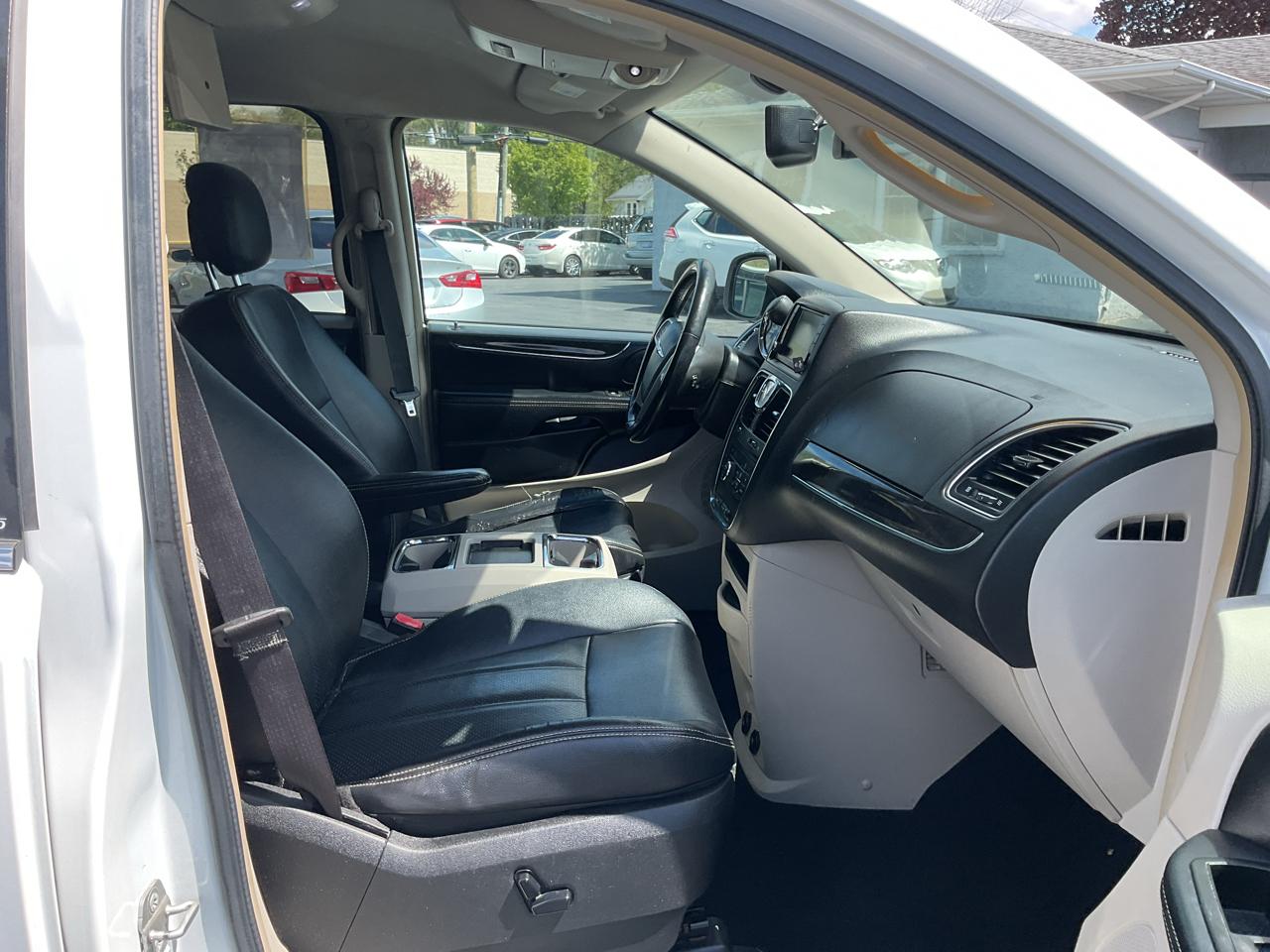 Chrysler Town & Country 4dr Wgn Touring-L 2014