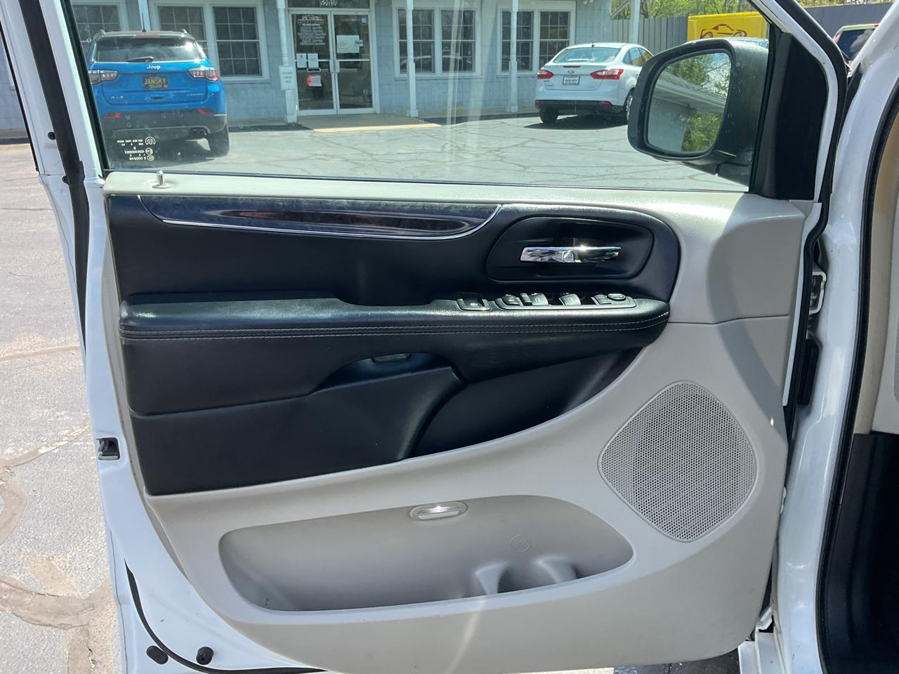 Chrysler Town & Country 4dr Wgn Touring-L 2014