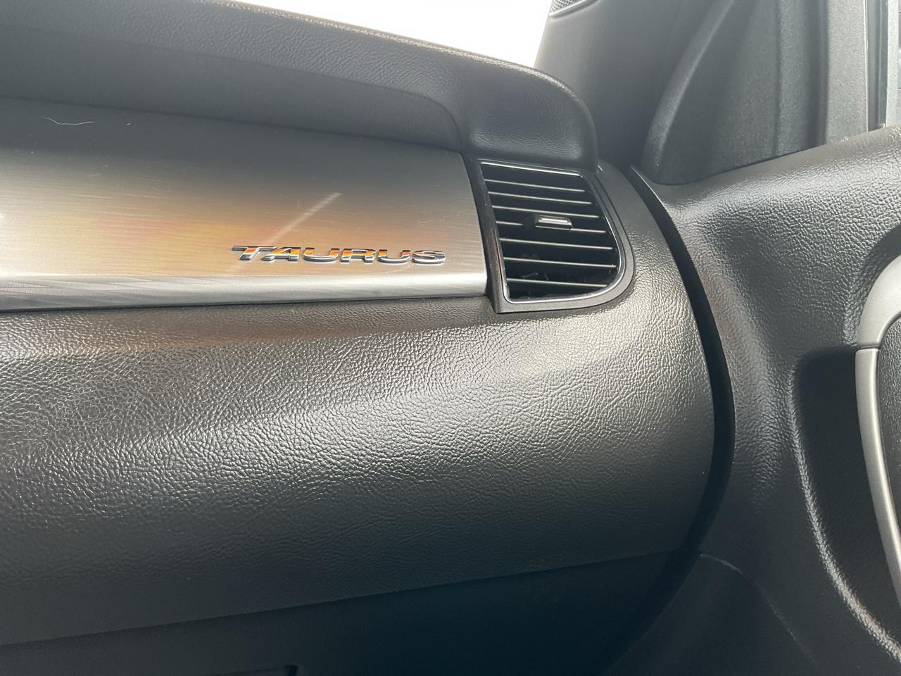 Ford Taurus SEL FWD 2017