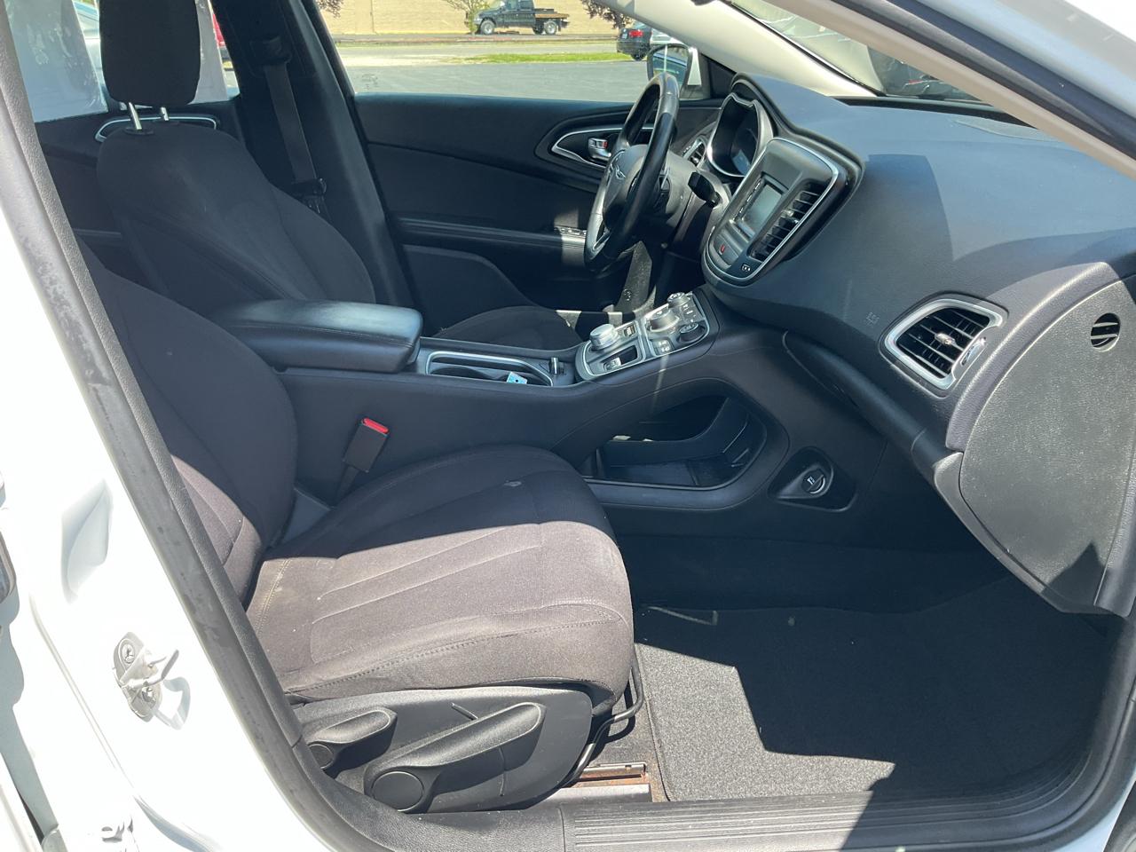 Chrysler 200 4dr Sdn Limited FWD 2015