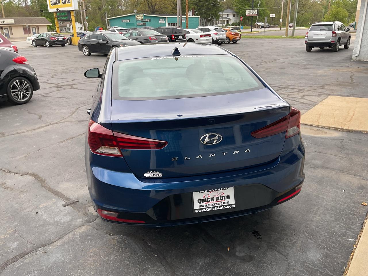 Hyundai Elantra SEL IVT 2020