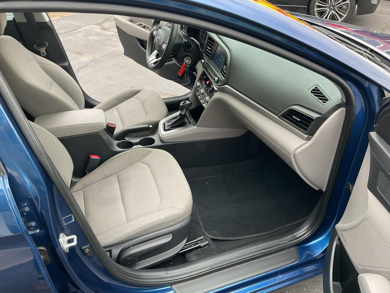 Hyundai Elantra SEL IVT 2020