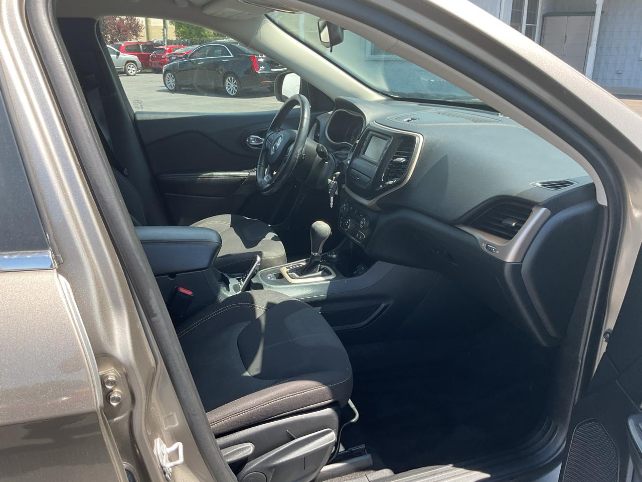 Jeep Cherokee 4WD 4dr Latitude 2016