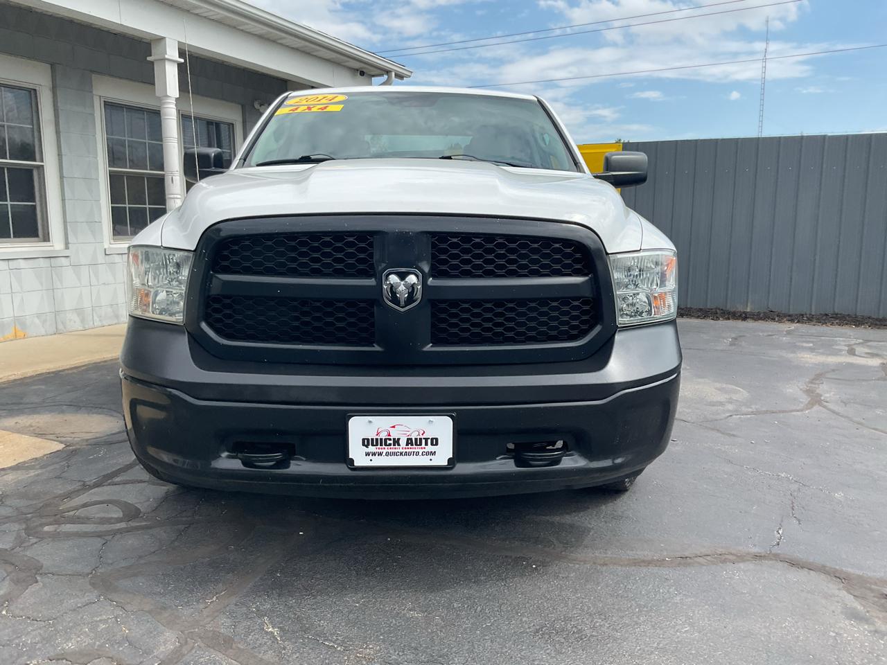 RAM 1500 4WD Crew Cab 140.5" Tradesman 2014
