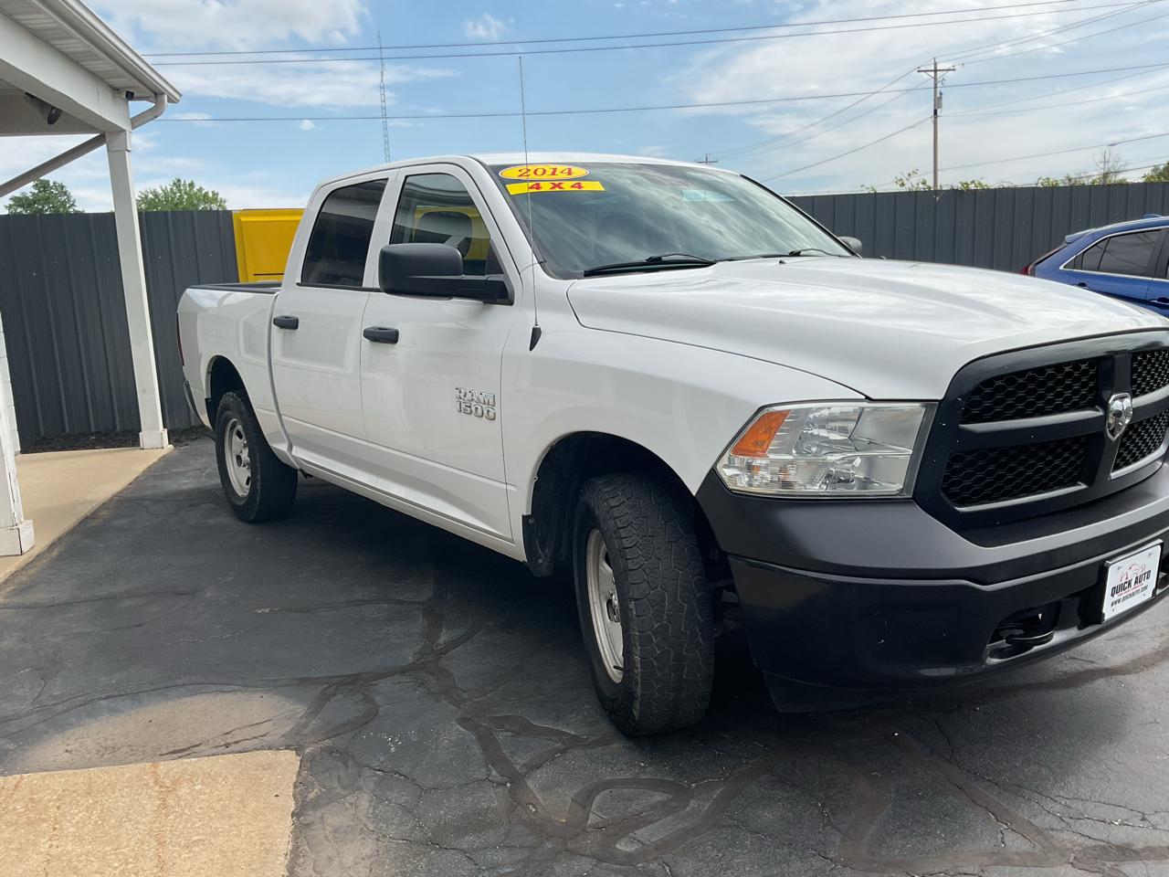 RAM 1500 4WD Crew Cab 140.5" Tradesman 2014