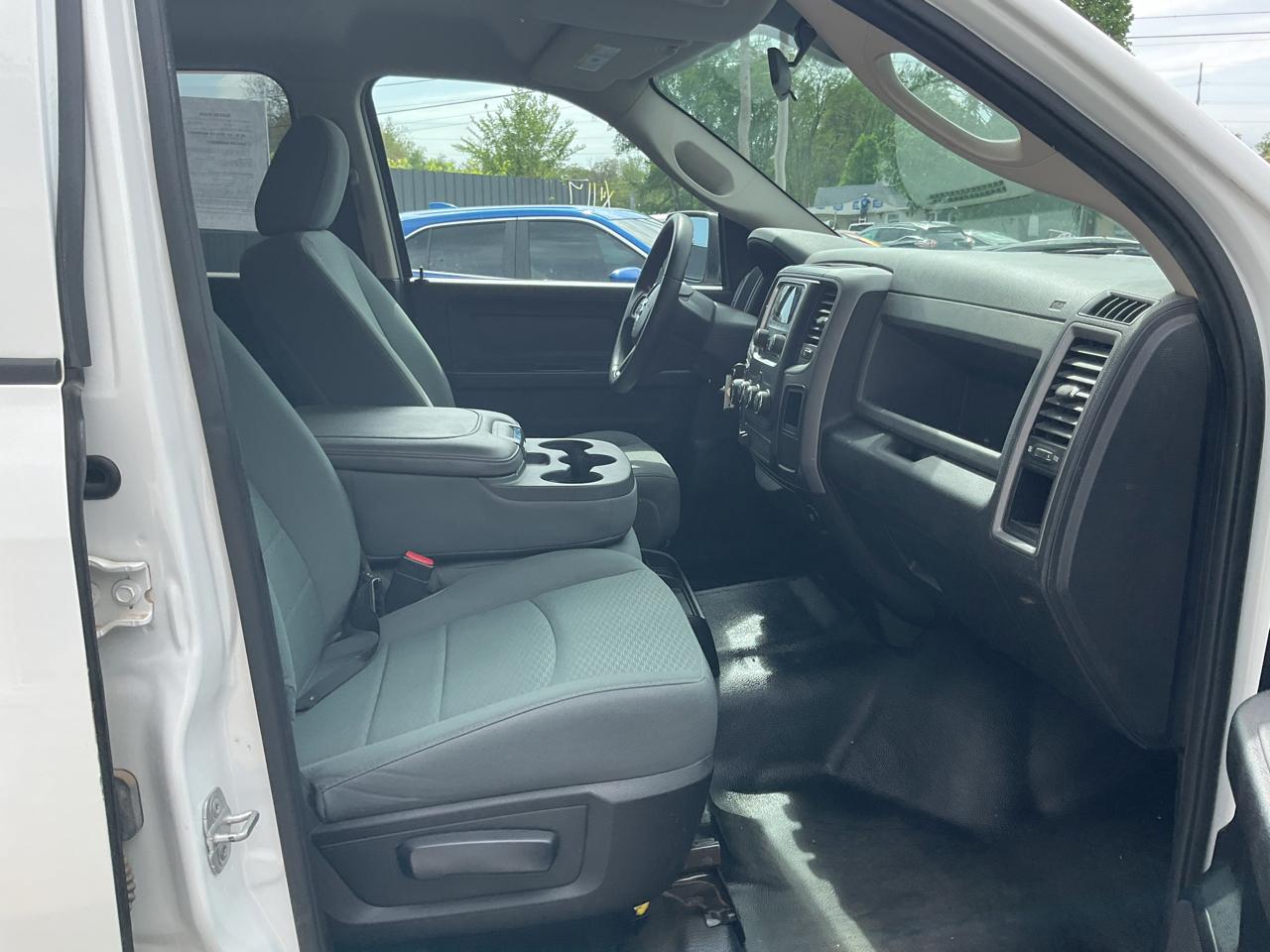 RAM 1500 4WD Crew Cab 140.5" Tradesman 2014