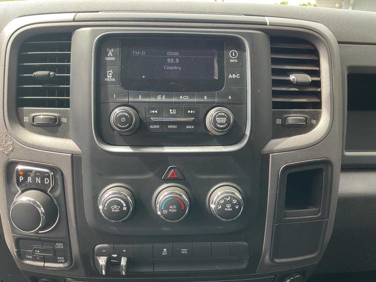 RAM 1500 4WD Crew Cab 140.5" Tradesman 2014