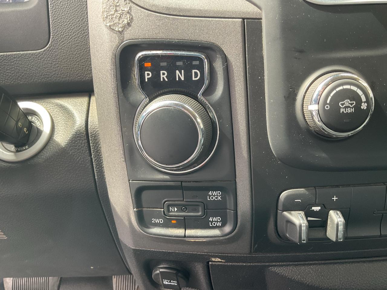 RAM 1500 4WD Crew Cab 140.5" Tradesman 2014