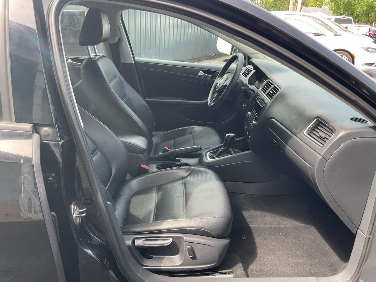 Volkswagen Jetta Sedan 4dr Auto SE PZEV 2014