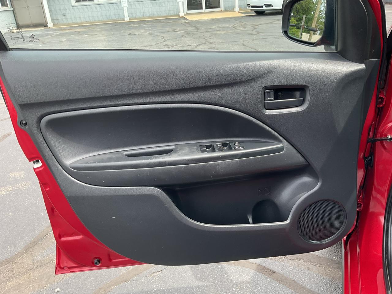 Mitsubishi Mirage ES CVT 2024