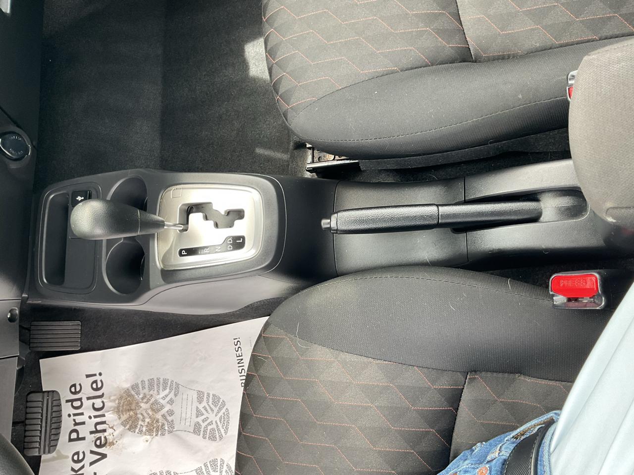 Mitsubishi Mirage ES CVT 2024